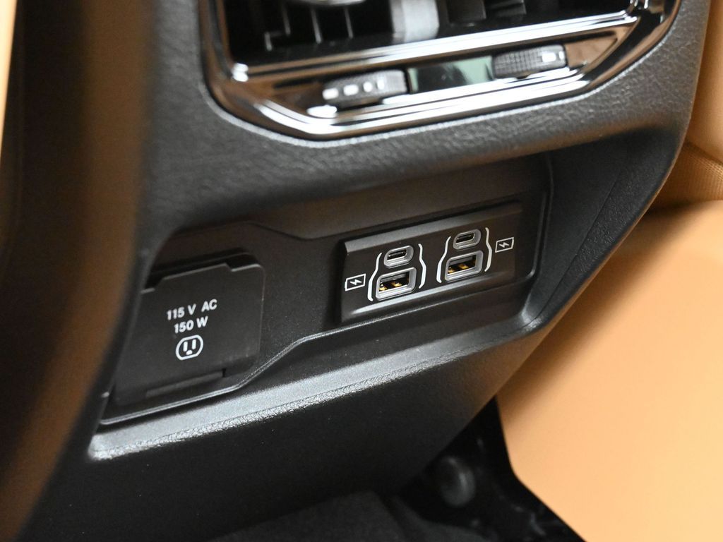 New 2025 Diamond Black Crystal Pearlcoat Jeep Summit image 37