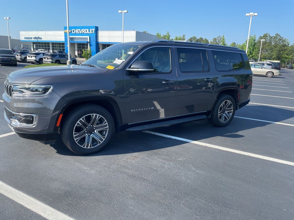 2024 Jeep Wagoneer L's photo