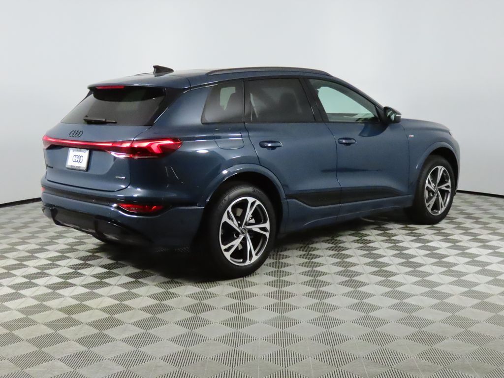 Thumbnail: 2027 Audi Q6 e-tron - 5