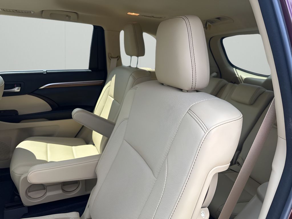 Used Car 2018 Toyota Highlander  Limited For Sale Under $30,000 In Austin, Texas