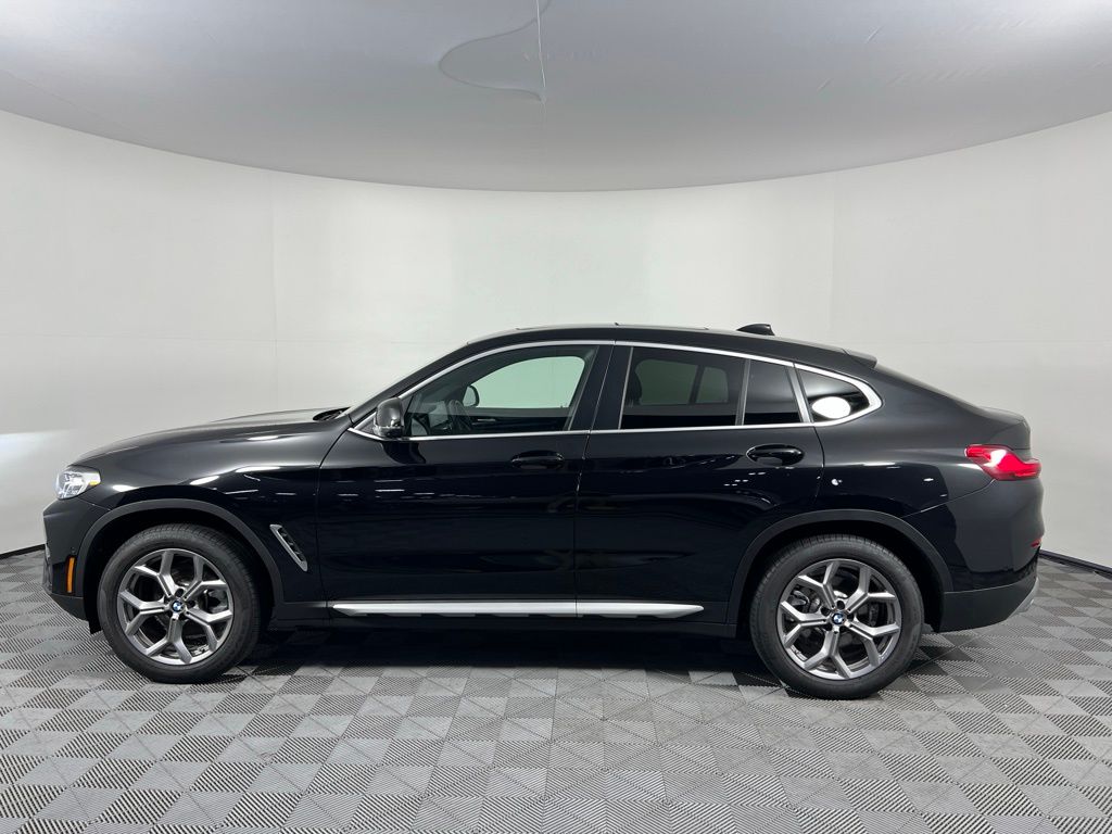 Thumbnail: 2025 BMW X4 - 9