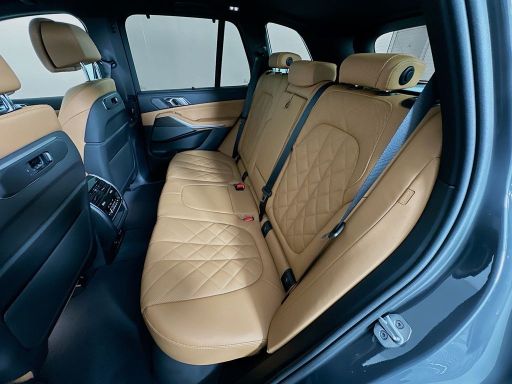 Thumbnail: 2026 BMW X5 - 17