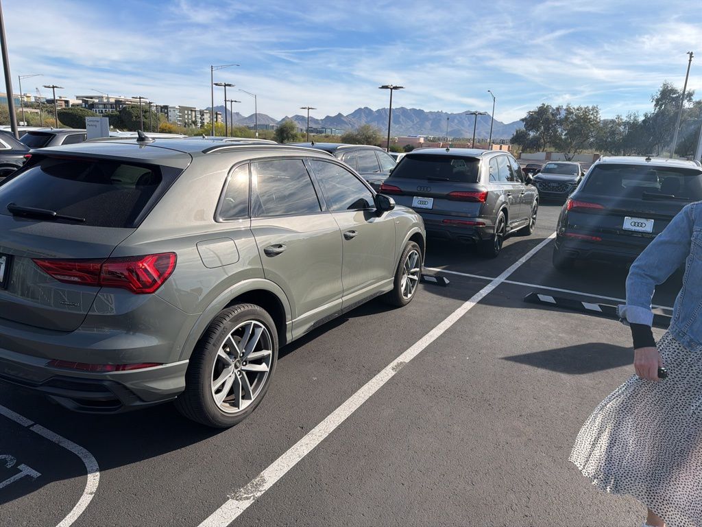 Thumbnail: 2021 Audi Q3 - 5