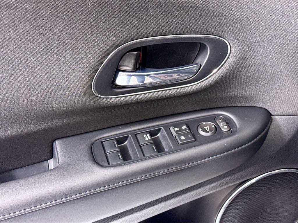 Thumbnail: 2021 Honda HR-V - 23