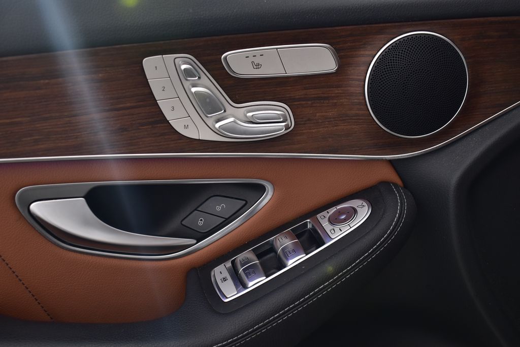 Thumbnail: 2022 Mercedes-Benz GLC - 12