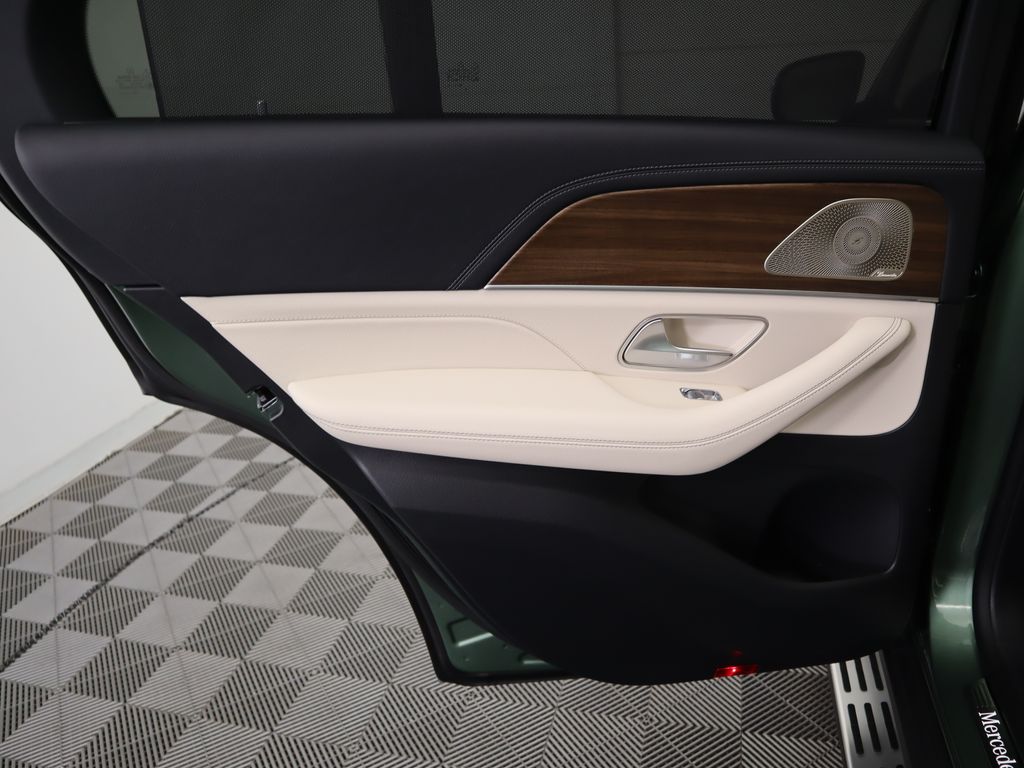 Thumbnail: 2026 Mercedes-Benz GLE - 28