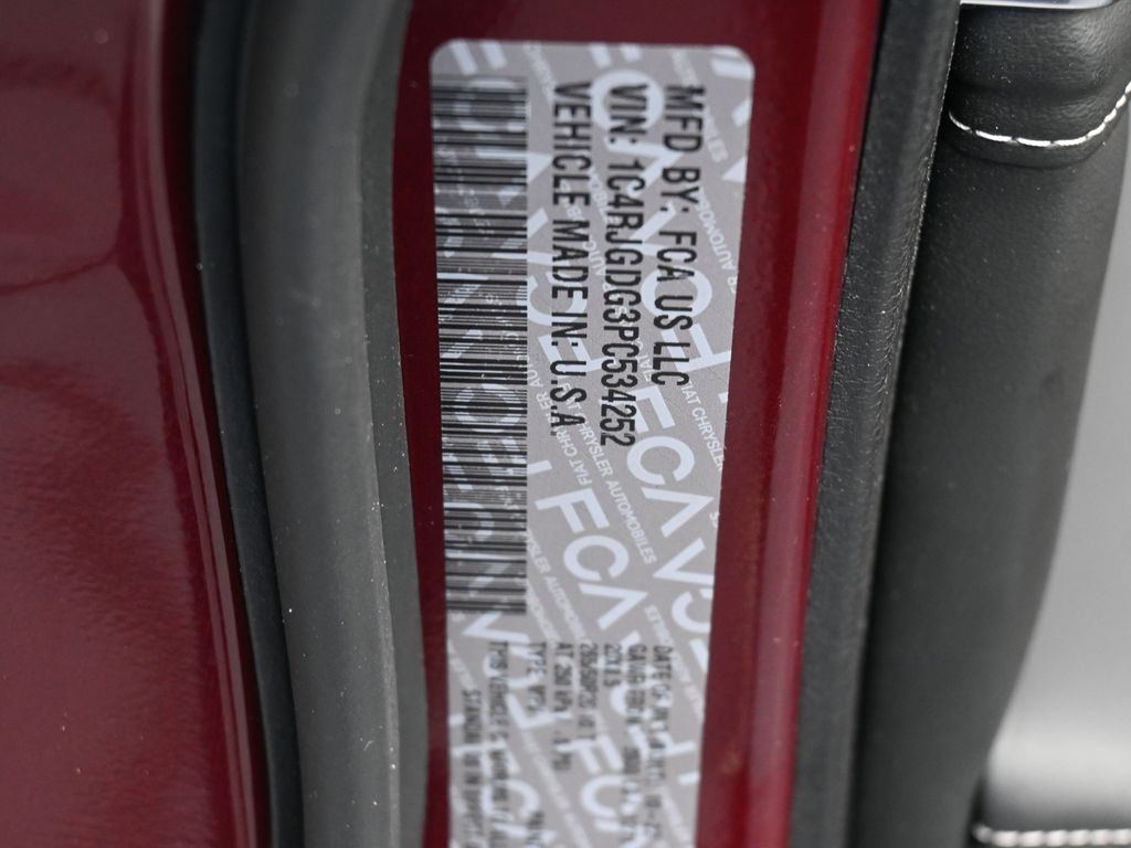 Used 2023 Velvet Red Pearlcoat Jeep Overland image 18