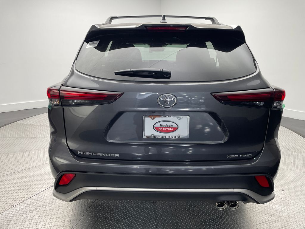 Thumbnail: 2025 Toyota Highlander - 6