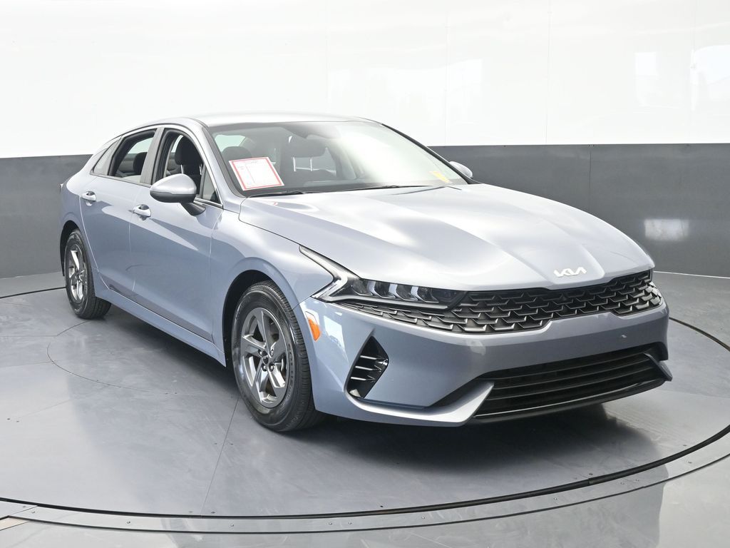 Used 2024 Everlasting Silver Kia LXS image 9