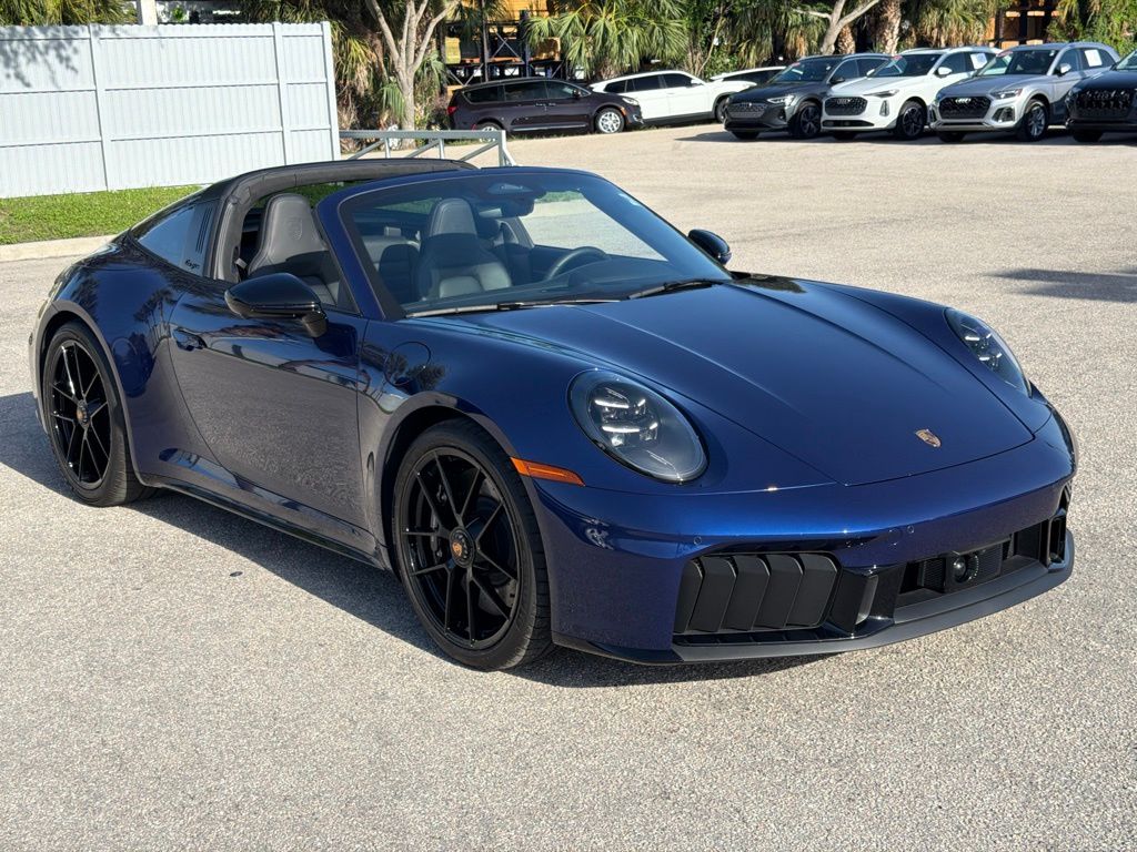 2026 Porsche 911 Targa 4 GTS Cabriolet AWD