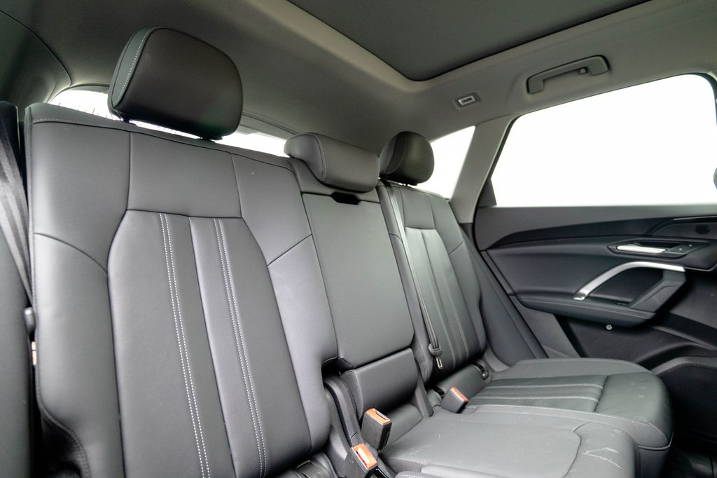2025 Audi Q5 Premium - Photo 32