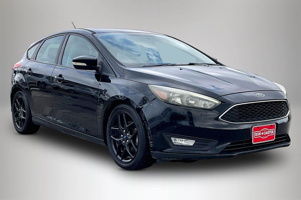 Ford Focus SE Hatchback