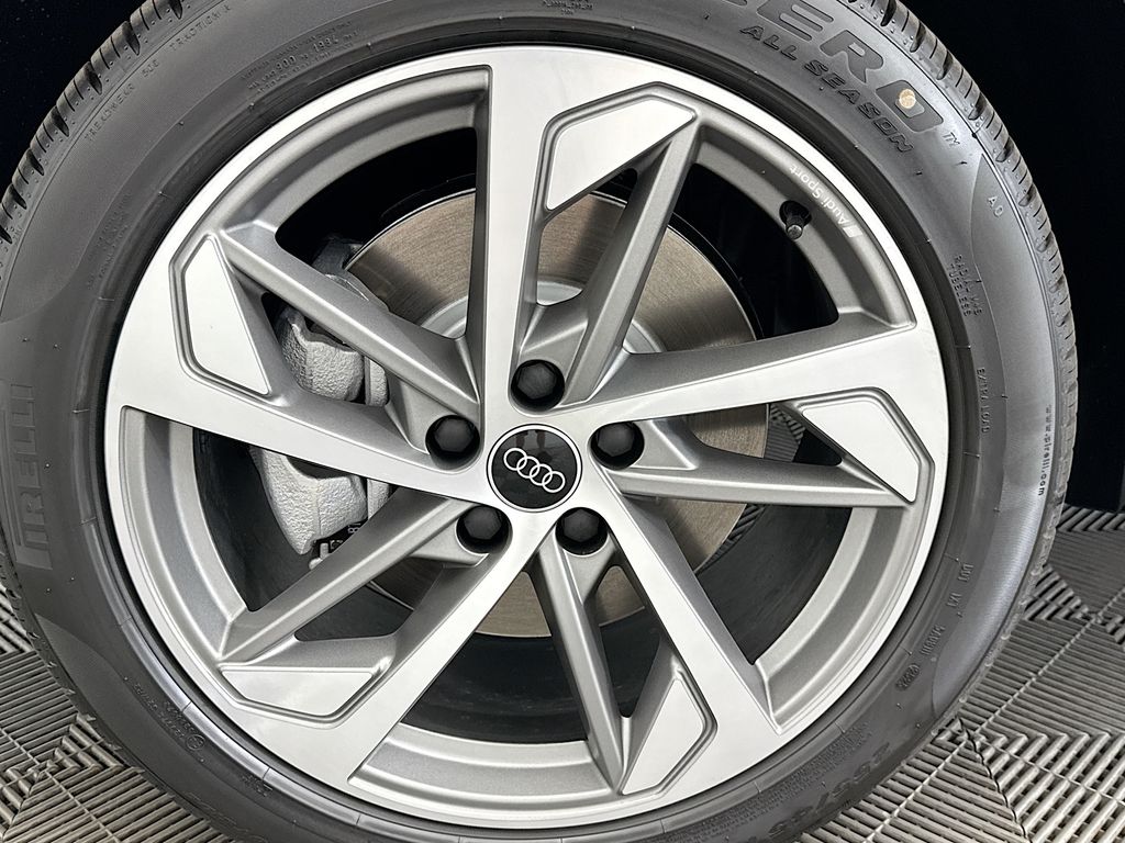 Thumbnail: 2025 Audi Q3 - 28