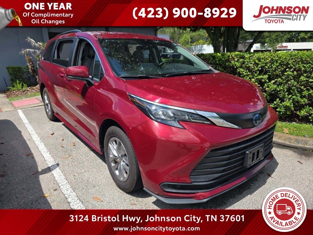 Red (Ruby Flare Pearl) 2024 Toyota Sienna LE 8-Passenger FWD Minivan Front-Wheel Drive Continuously Variable Transmission