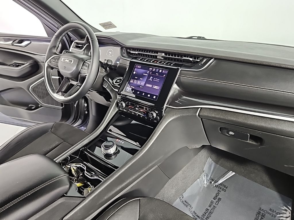 Thumbnail: 2022 Jeep Grand Cherokee - 13