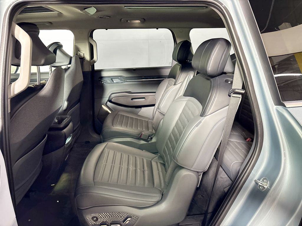 2024 Kia EV9 Land