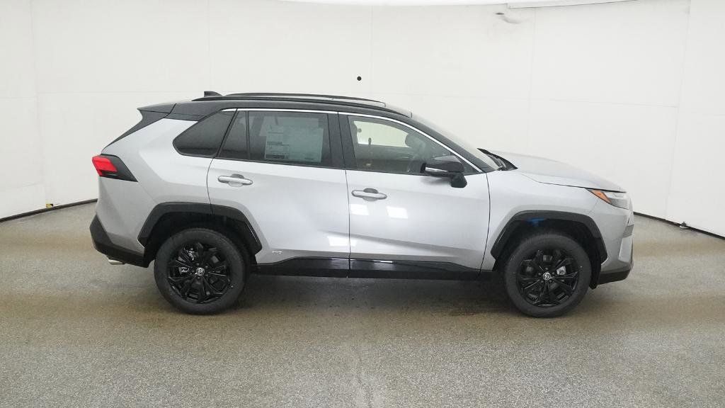 Thumbnail: 2025 Toyota RAV4 - 12