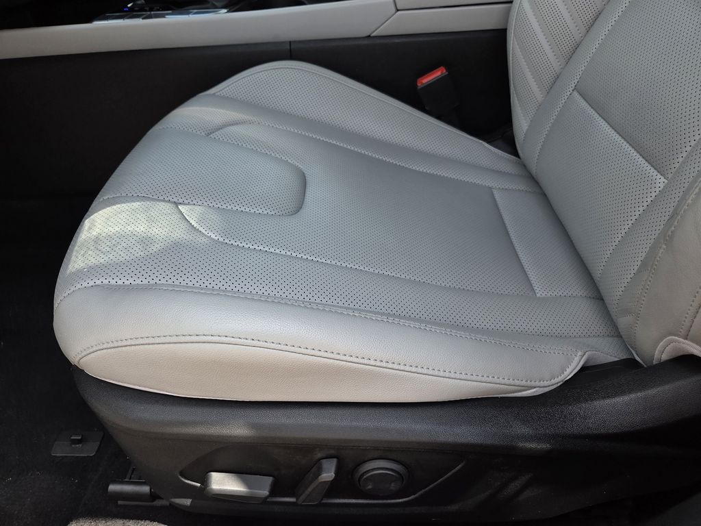 Used 2025 Hyundai Elantra Sedan