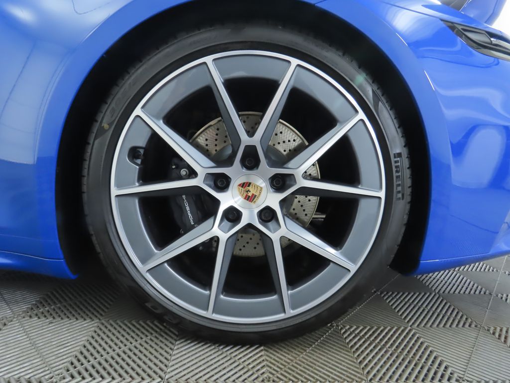 Thumbnail: 2025 Porsche 911 - 32