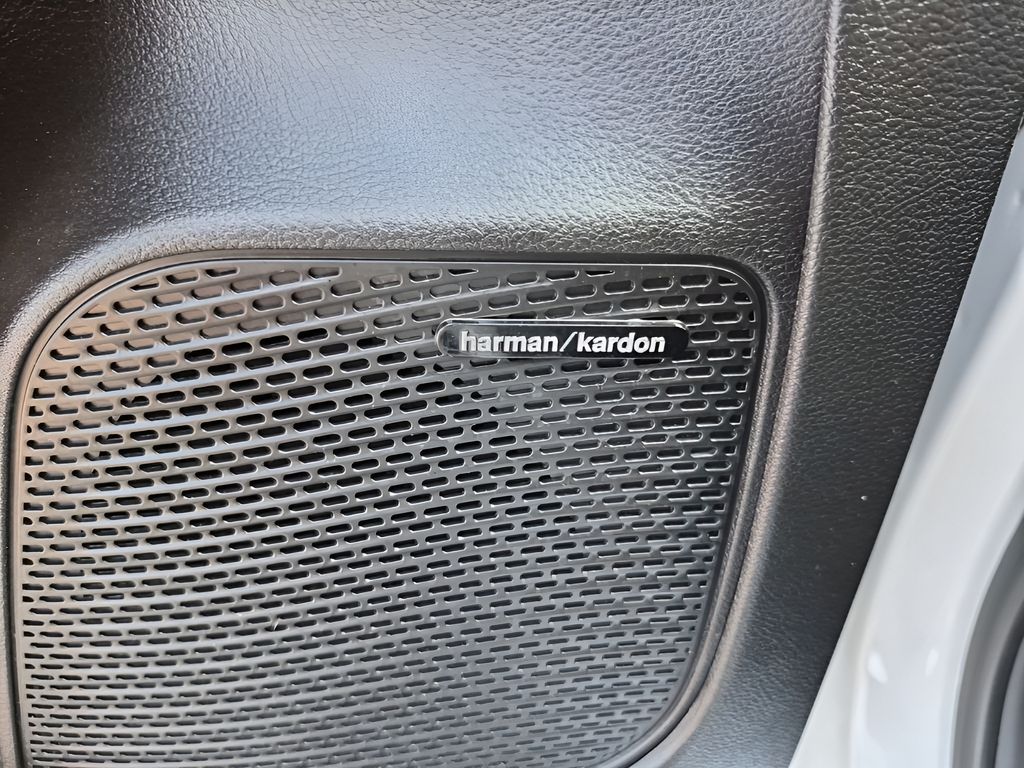 Used Car 2023 Chrysler Pacifica Hybrid  Pinnacle For Sale Under $35,000 In Austin, Texas