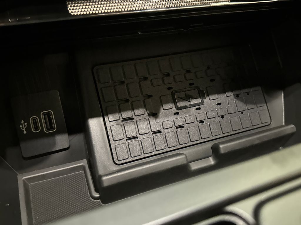 New 2026 White Ford Platinum image 37