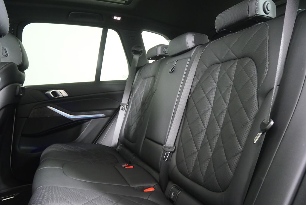 Thumbnail: 2023 BMW X5 - 15