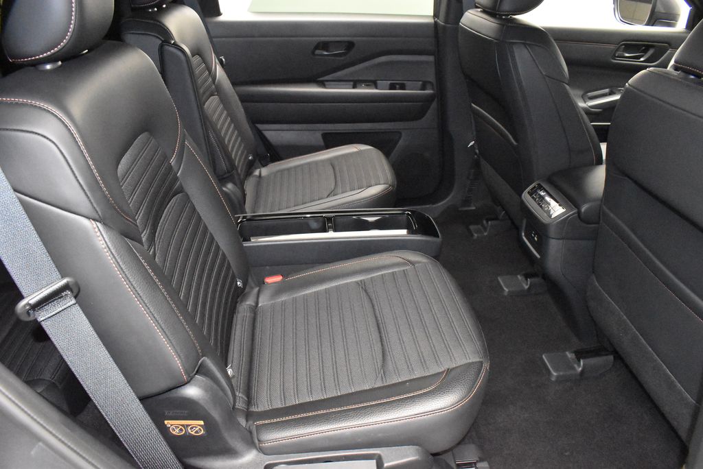 Thumbnail: 2024 Nissan Pathfinder - 30