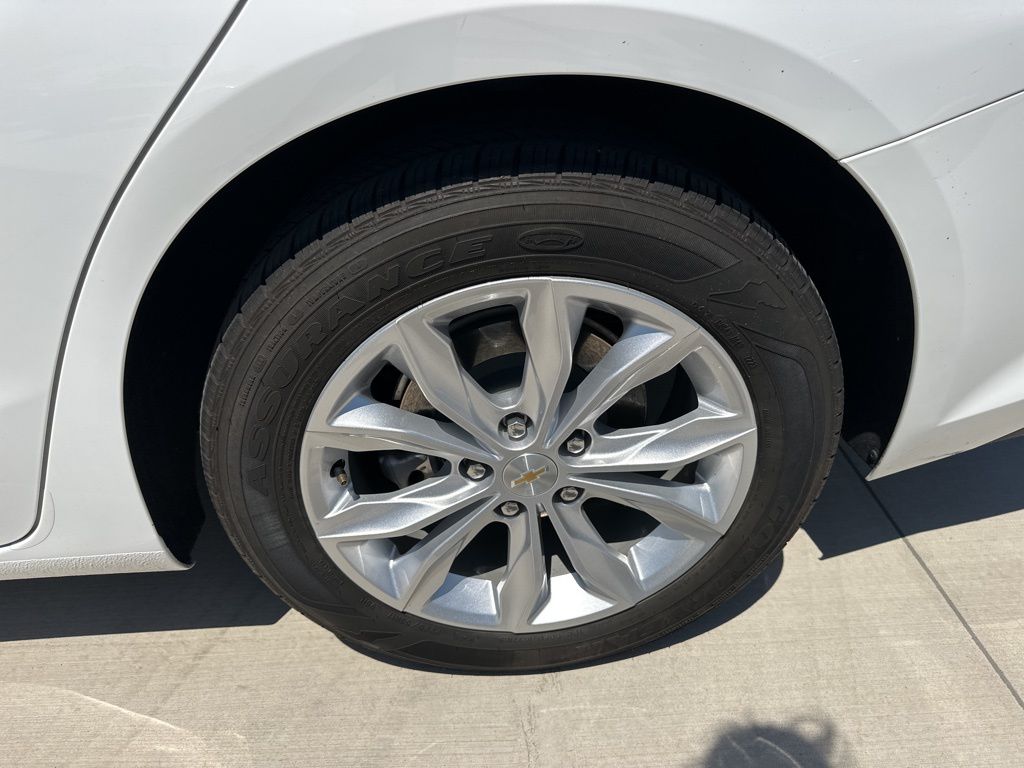 2023 Summit White Chevrolet Malibu LT FWD Sedan
