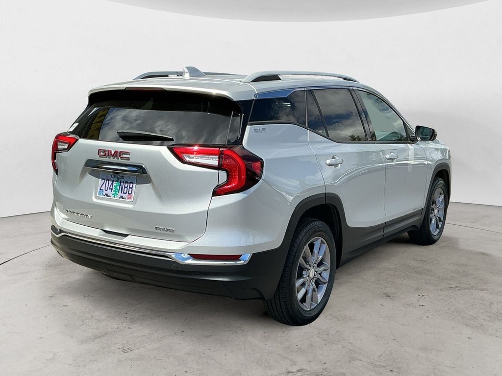Used 2022 Silver GMC SLT image 7