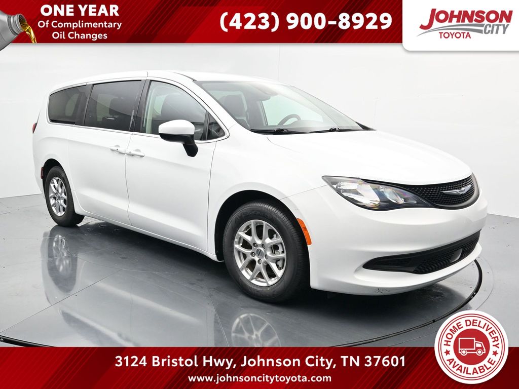  2023 Chrysler Voyager LX FWD   