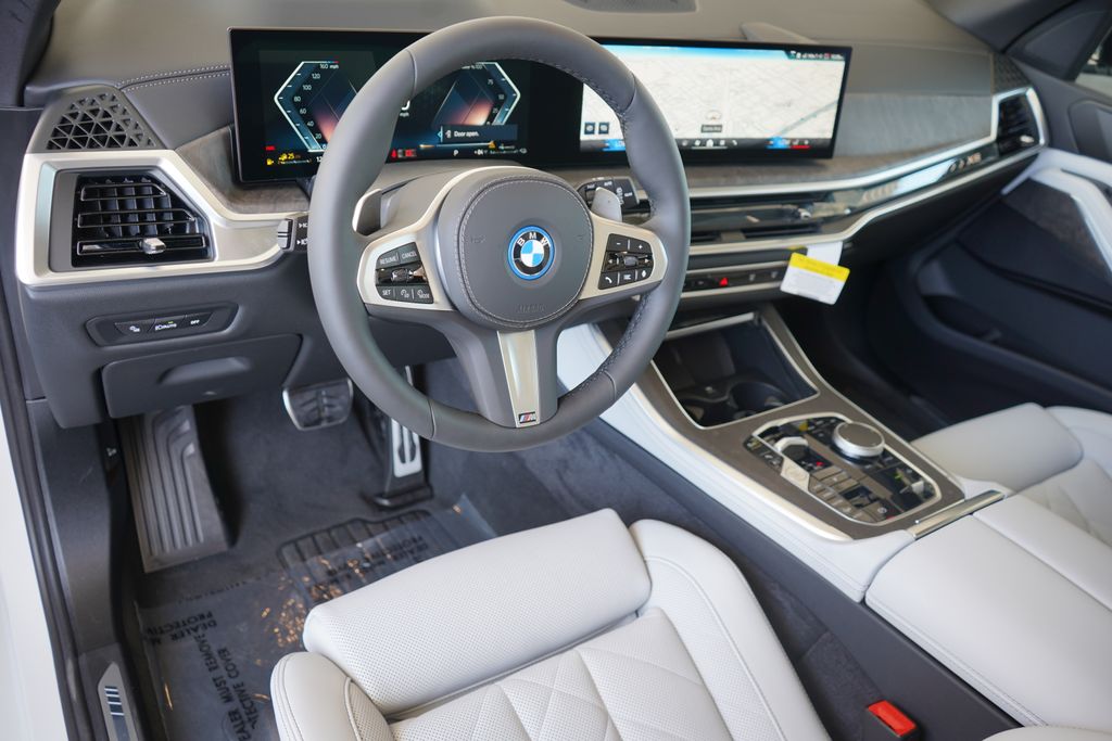 2025 BMW X5 xDrive50e 13