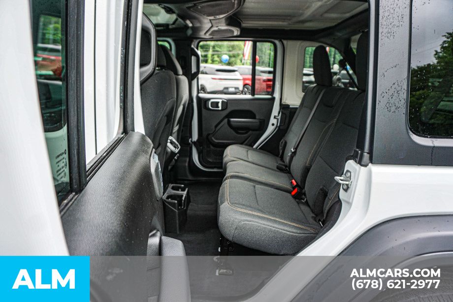 Used 2025 White Jeep Sport S image 21