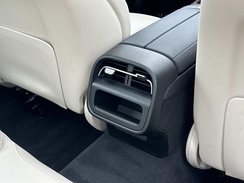 Thumbnail: 2025 Mercedes-Benz E-Class - 28