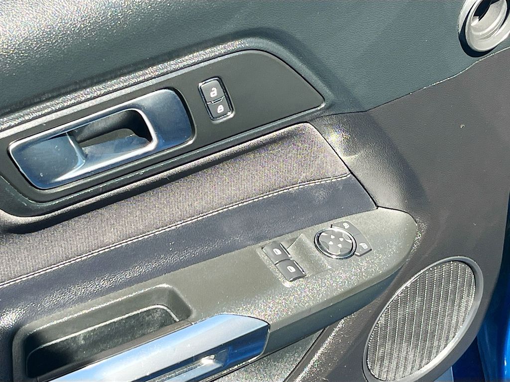 Used 2021 Blue Ford GT image 18
