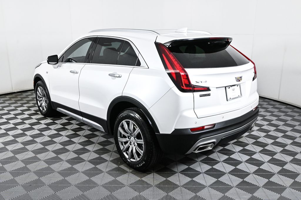 2022 Cadillac XT4 Premium Luxury 4