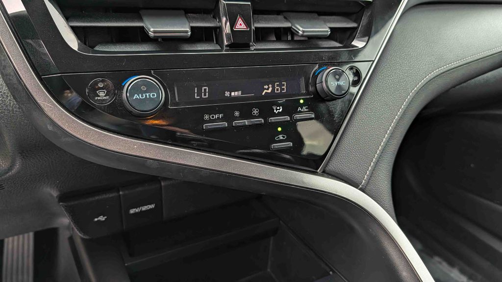 Used 2022 Toyota Camry SE 4D Sedan