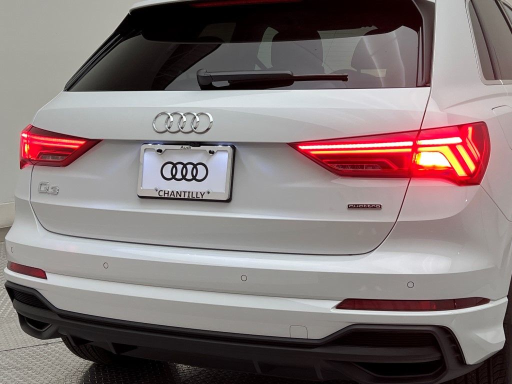 Thumbnail: 2025 Audi Q3 - 7
