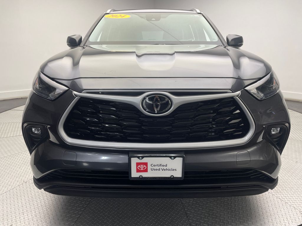 2024 Toyota Highlander XLE 2
