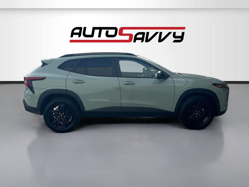 Used 2025 Green Chevrolet ACTIV image 8