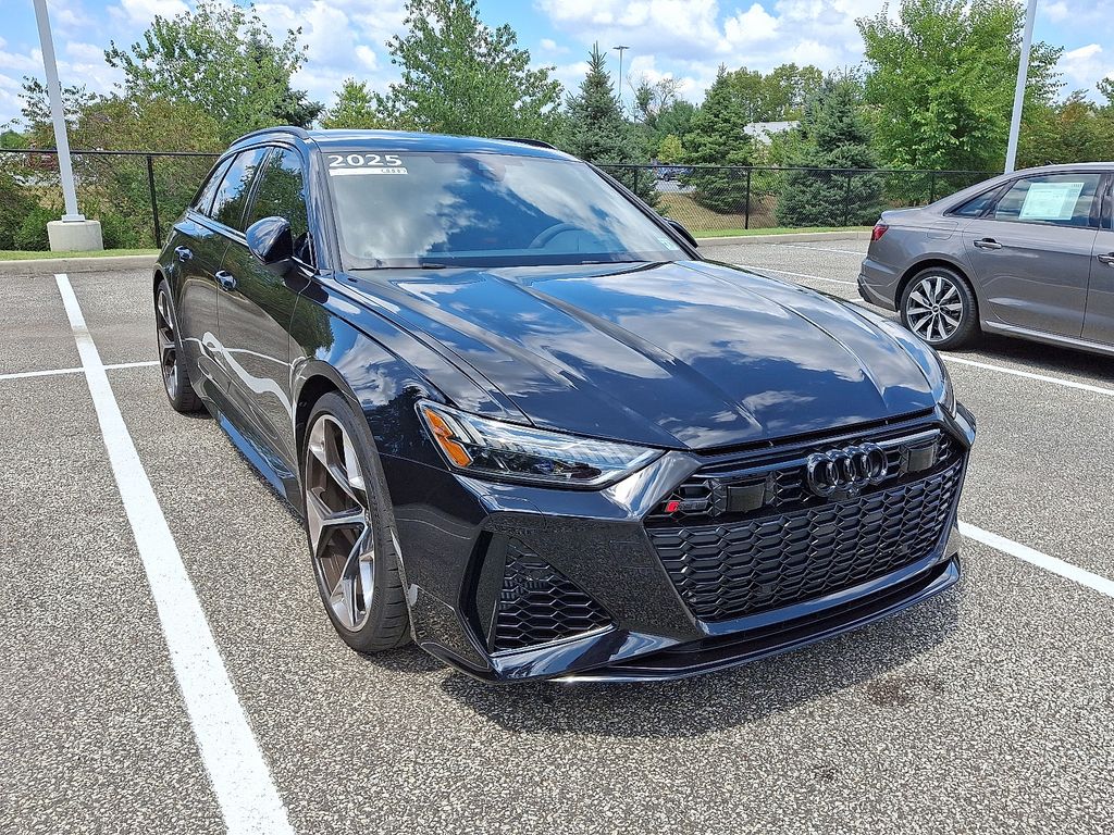 Thumbnail: 2025 Audi RS 6 - 3