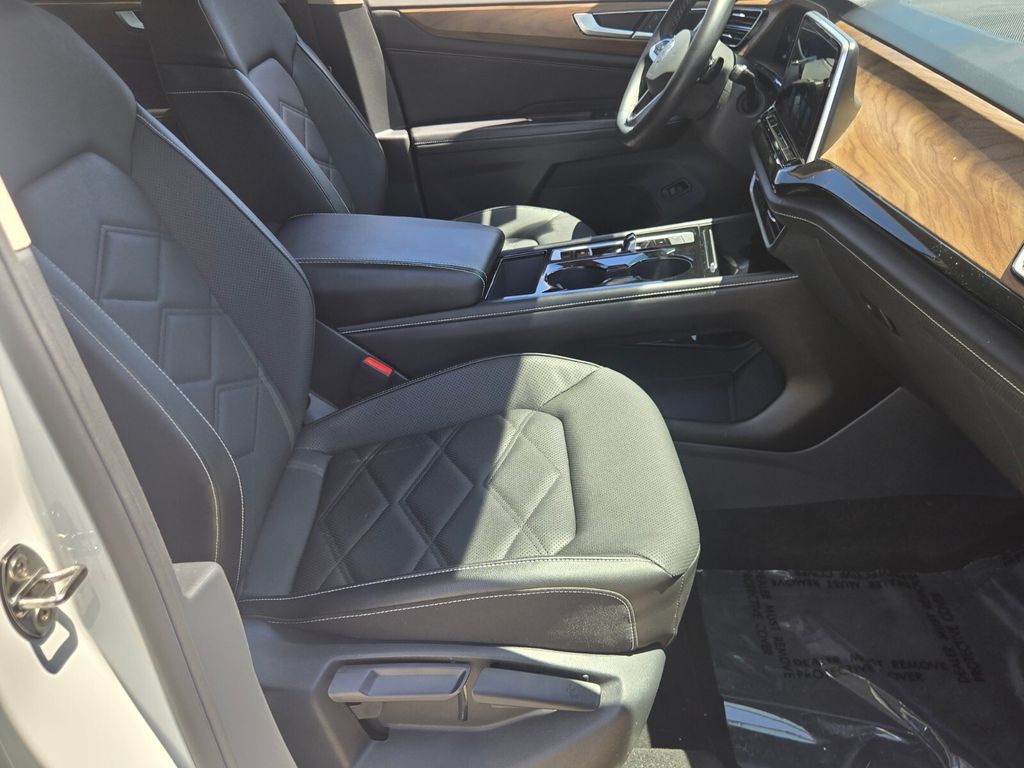 2024 Volkswagen Atlas - $25,700