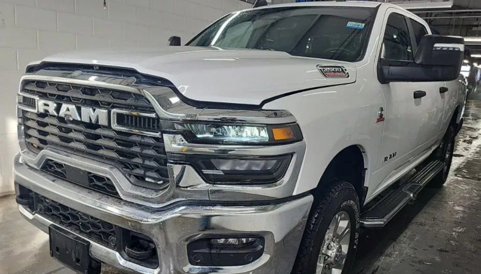 Bright White Clearcoat 2025 RAM 2500 Big Horn Crew Cab 4WD Pickup Truck Four-Wheel Drive 8-Speed Automatic