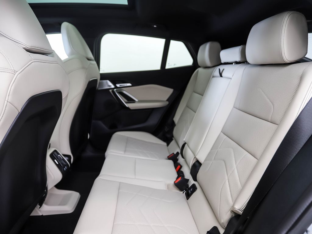 Thumbnail: 2025 BMW X2 - 21