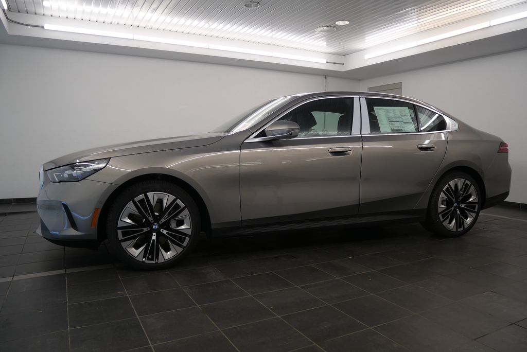 2025 BMW 5 Series 530i xDrive 2