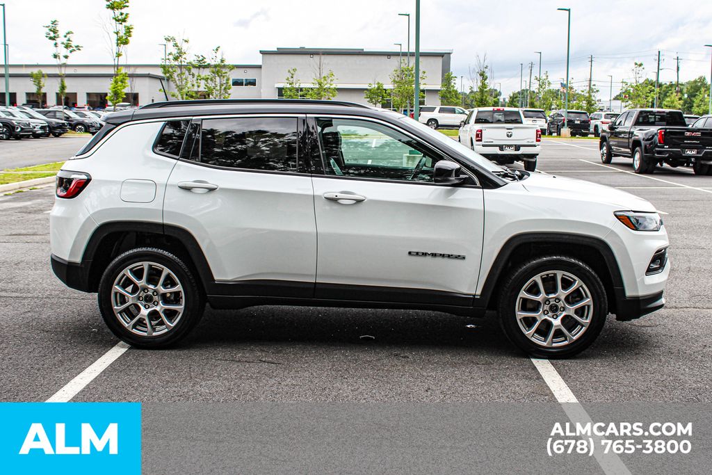 Used 2025 White Jeep Limited image 9