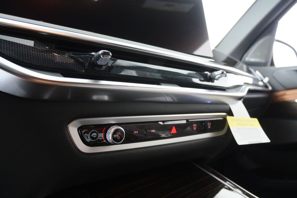 Thumbnail: 2026 BMW X5 - 20