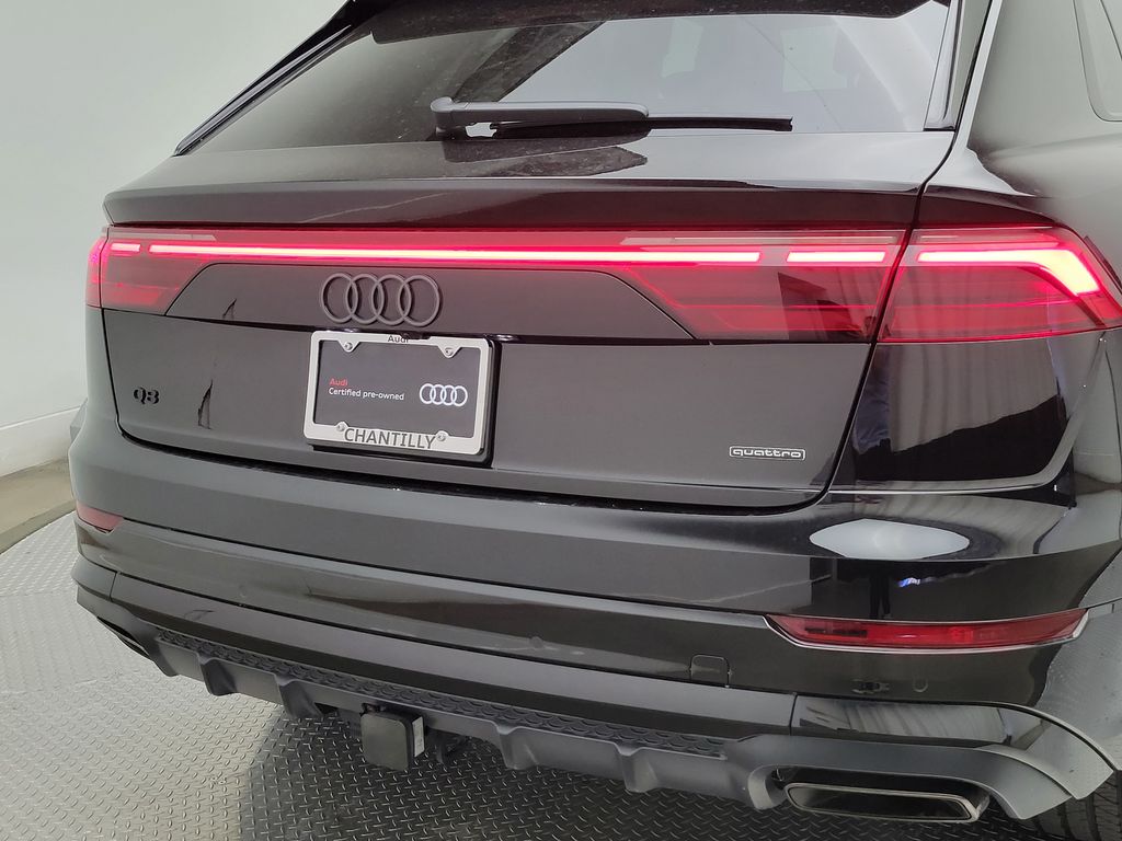 Thumbnail: 2026 Audi Q8 - 7