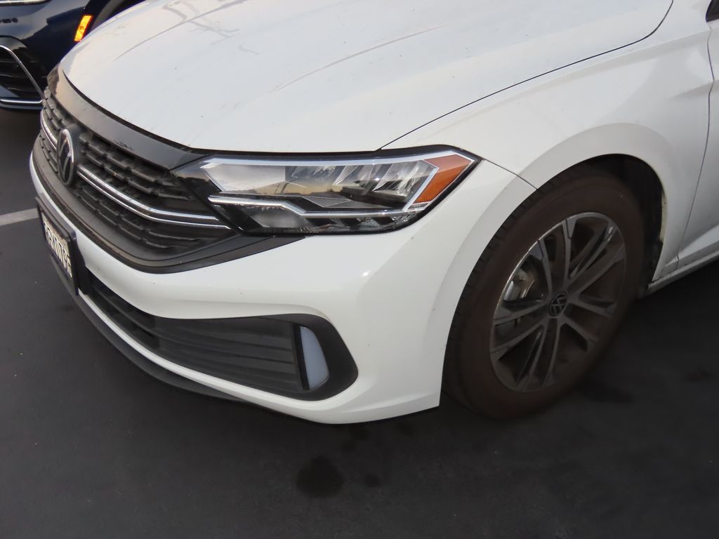 Thumbnail: 2023 Volkswagen Jetta - 2