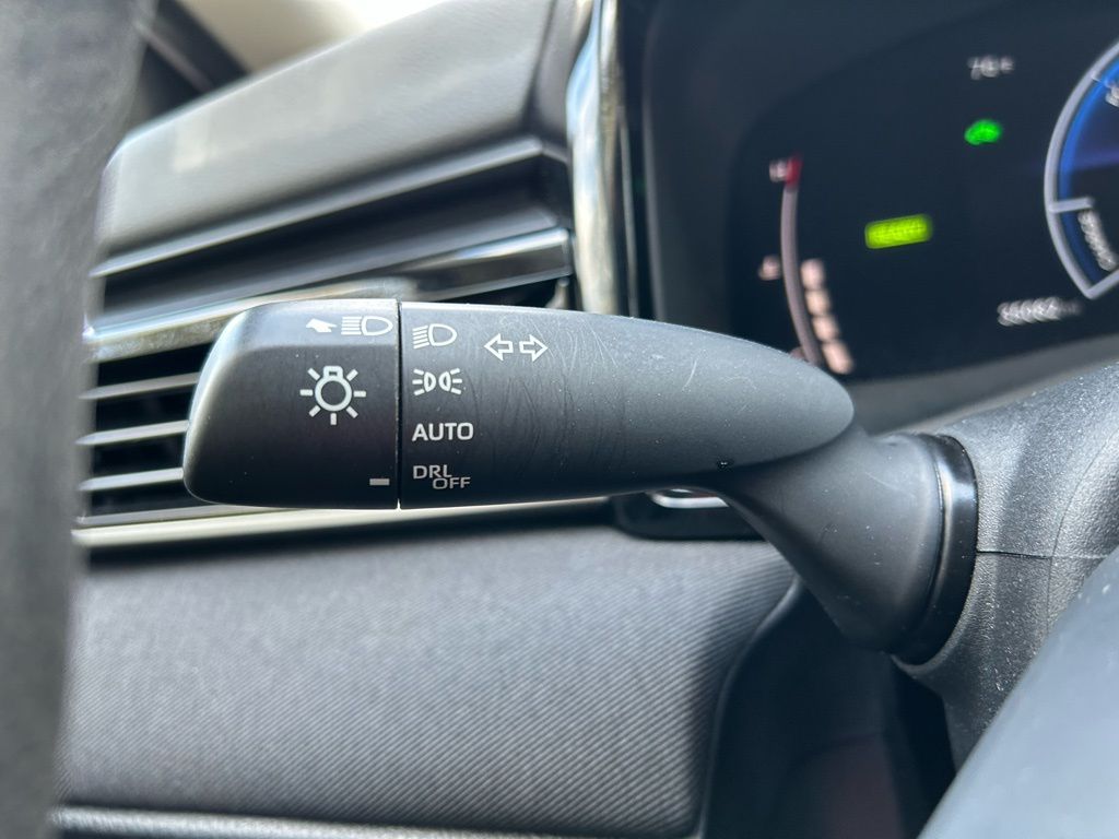 Thumbnail: 2025 Toyota Camry - 20