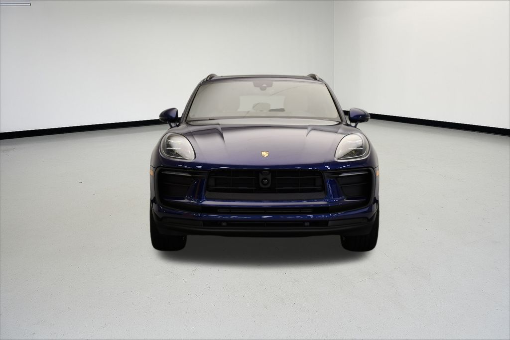 Thumbnail: 2026 Porsche Macan - 10